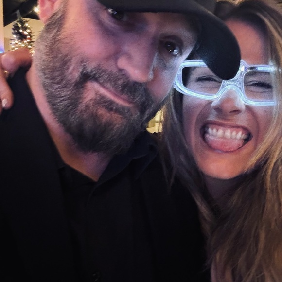 Live listing - Picture 2 of 8